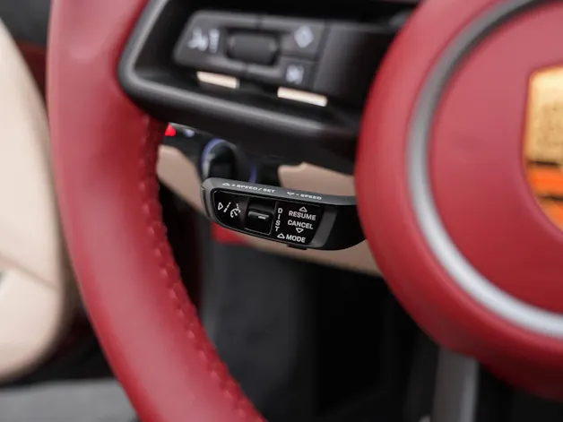 Porsche 911 Targa 4S Heritage Edition