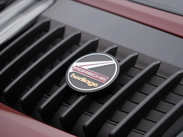 Porsche 911 Targa 4S Heritage Edition