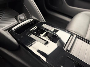 https://vehicle.imgix.net/4364849/6da81a0a-ea1e-4ff2-9448-327afea1ed6d.jpg