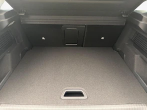 https://vehicle.imgix.net/4364849/df2385e9-9431-4dc9-8dc5-8822aee8965c.jpg