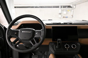 Fahrzeugbild LAND ROVER Defender 110 3.0 D I6 250 X-Dynamic SE