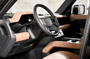 Fahrzeugbild LAND ROVER Defender 110 3.0 D I6 250 X-Dynamic SE