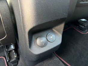 https://vehicle.imgix.net/4364933/3532b892-162a-4ba1-9d29-e3f822036ae2.jpg