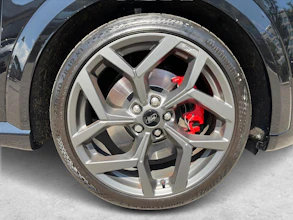 https://vehicle.imgix.net/4364933/c3f21a6a-b22b-4e93-8f67-530415bebcd1.jpg