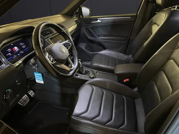 VW Tiguan 2.0 TDI SCR R-Line DSG mit Anhängerkupplung abschwenkbar!