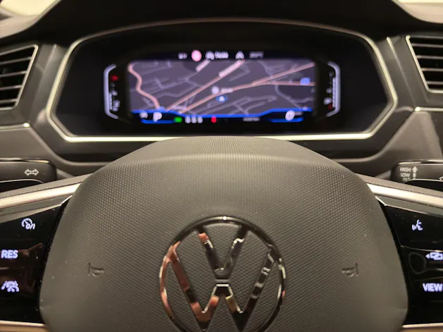 VW Tiguan 2.0 TDI SCR R-Line DSG mit Anhängerkupplung abschwenkbar!
