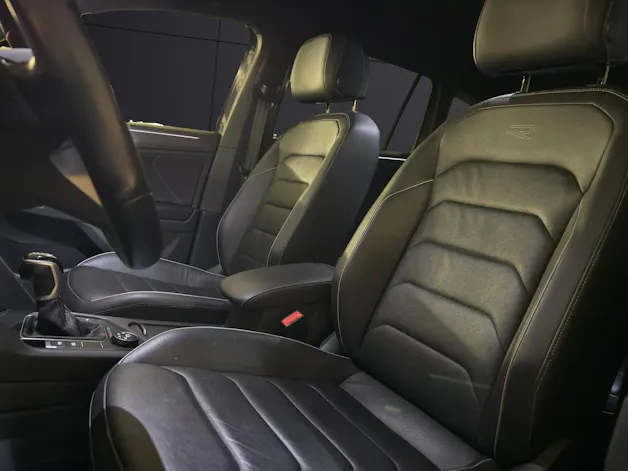 VW Tiguan 2.0 TDI SCR R-Line DSG mit Anhängerkupplung abschwenkbar!