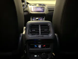 VW Tiguan 2.0 TDI SCR R-Line DSG mit Anhängerkupplung abschwenkbar!