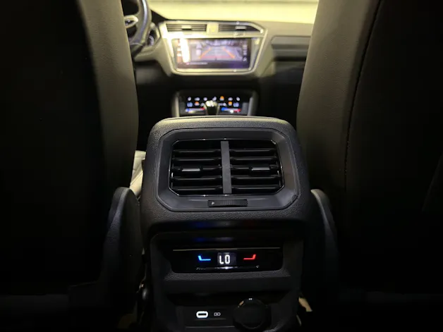 VW Tiguan 2.0 TDI SCR R-Line DSG mit Anhängerkupplung abschwenkbar!