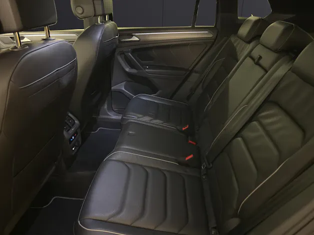 VW Tiguan 2.0 TDI SCR R-Line DSG mit Anhängerkupplung abschwenkbar!