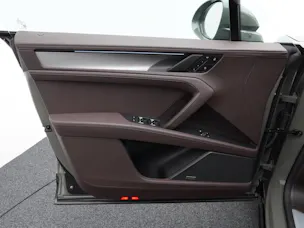 Porsche Cayenne S Electric
