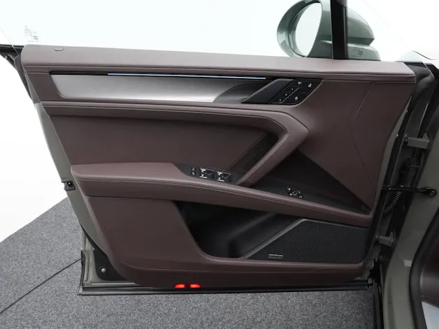 Porsche Cayenne S Electric