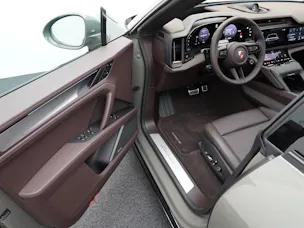 Porsche Cayenne S Electric
