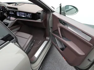 Porsche Cayenne S Electric