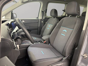 https://vehicle.imgix.net/4365028/d65a8348-246c-44db-a50b-03c5e5f364dd.jpg