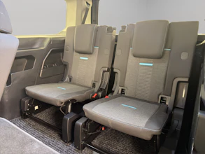https://vehicle.imgix.net/4365028/fd04199a-761c-4a84-b5f5-907be8dcd913.jpg