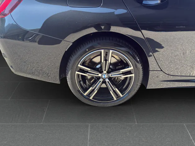 BMW 330e xDrive SAG Touring