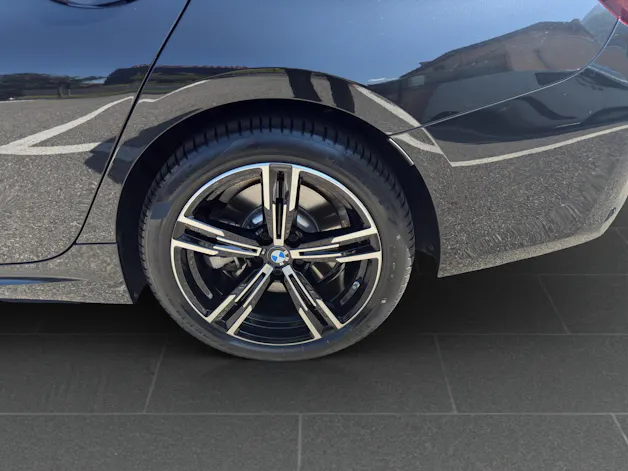 BMW 330e xDrive SAG Touring