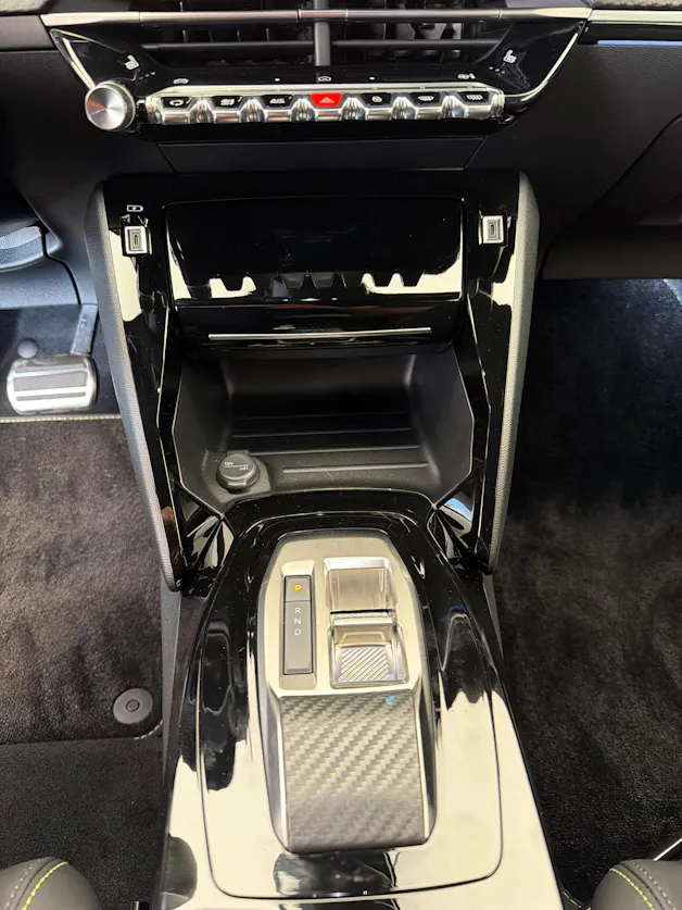 Peugeot 2008 1.2 Hybrid 145 GT