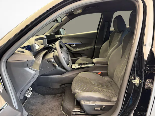 Peugeot 2008 1.2 Hybrid 145 GT