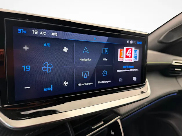 Peugeot 2008 1.2 Hybrid 145 GT
