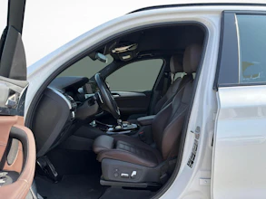 https://vehicle.imgix.net/4365128/14e5c60a-c660-43c7-9a2e-2c5c3a13bcd0.jpg