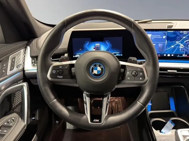 BMW X1 30e xDrive paddles