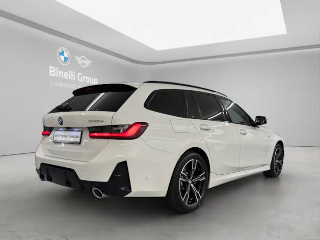 BMW 330e xDrive Touring