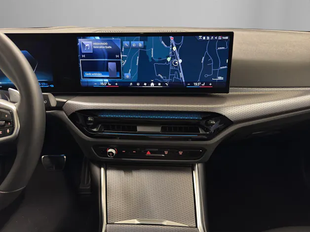 BMW 330e xDrive Touring