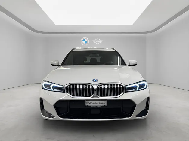 BMW 330e xDrive Touring