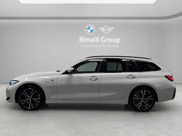BMW 330e xDrive Touring