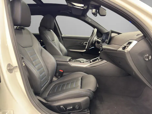 BMW 330e xDrive Touring