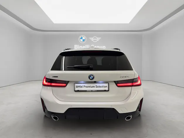 BMW 330e xDrive Touring