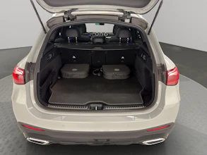 https://vehicle.imgix.net/4365177/c84d22ce-d618-42d3-9061-cd3475c7ab36.jpg