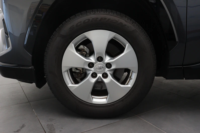 immagine del veicolo TOYOTA RAV-4