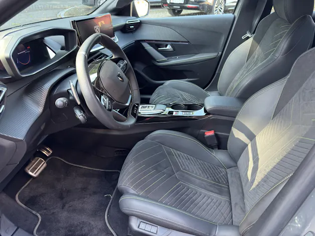 Peugeot 208 1.2 Hybrid GT
