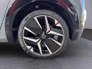 Peugeot 208 1.2 Hybrid GT