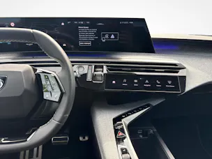 Peugeot 5008 e-Launch Edition AWD