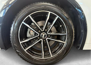 https://vehicle.imgix.net/4365283/821dc0ee-d7b9-4799-9649-e3f8ba63e2ec.jpg