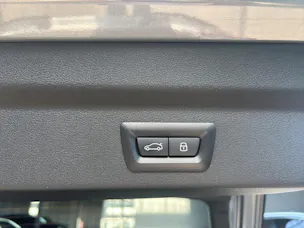 BMW X2 20i sDrive paddles