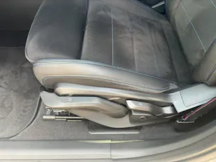 BMW X2 20i sDrive paddles
