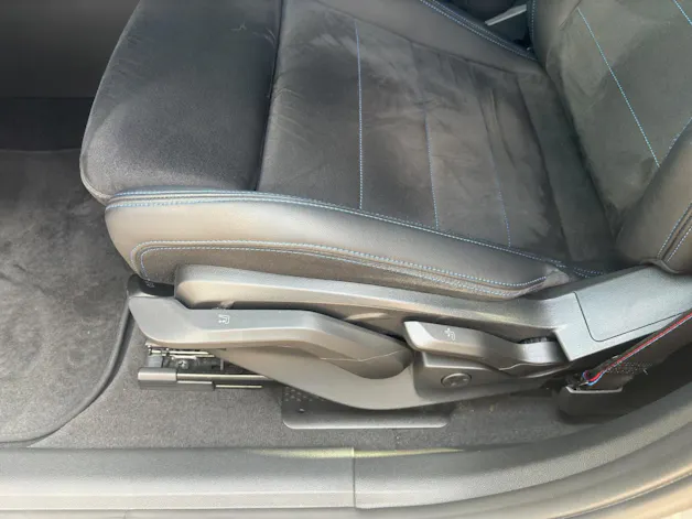 BMW X2 20i sDrive paddles