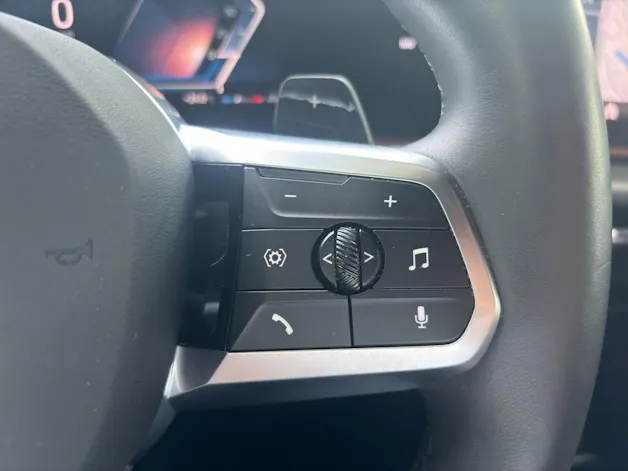 BMW X2 20i sDrive paddles