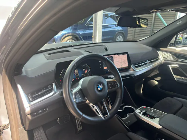 BMW X2 20i sDrive paddles