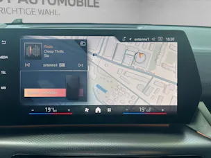 BMW X2 20i sDrive paddles