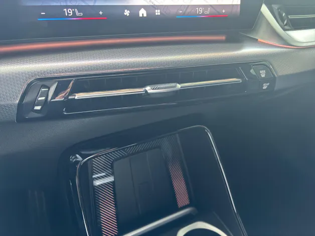 BMW X2 20i sDrive paddles