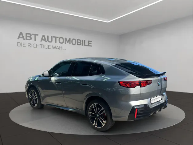 BMW X2 20i sDrive paddles