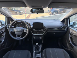 https://vehicle.imgix.net/4365347/8fc95109-9d75-44df-8027-f0f619369786.jpg