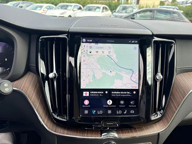 VOLVO XC60 2.0 B6 MH Ultimate Dark AWD