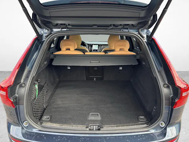 VOLVO XC60 2.0 B6 MH Ultimate Dark AWD